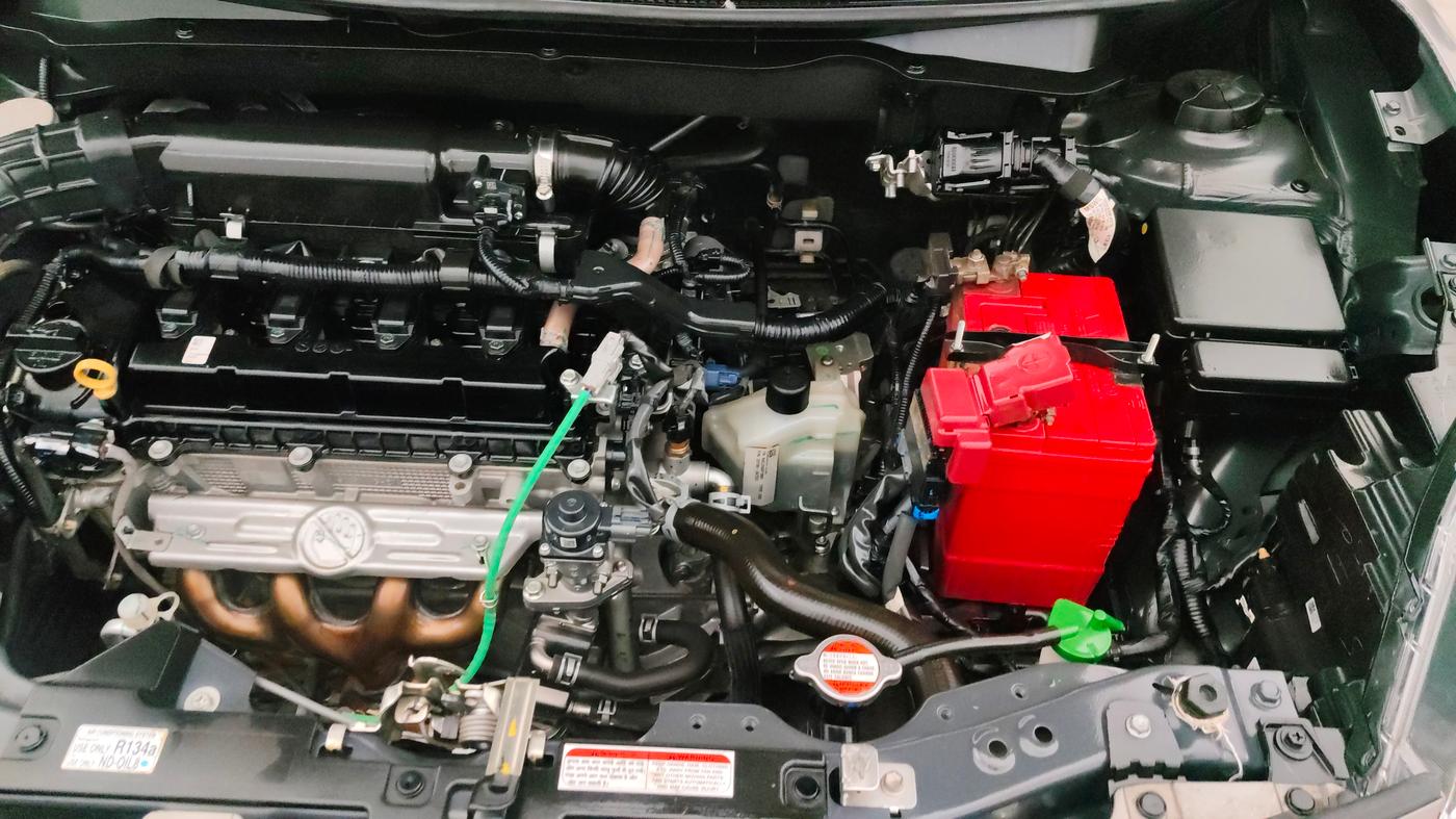 2022 Maruti Swift ZXI PLUS AMT, Petrol, Automatic, 26,885 km, Engine View - Left