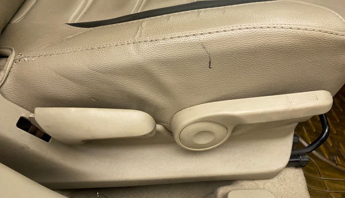 2016 Maruti Ciaz VXI, Petrol, Manual, 64,162 km, Driver Side Adjustment Panel