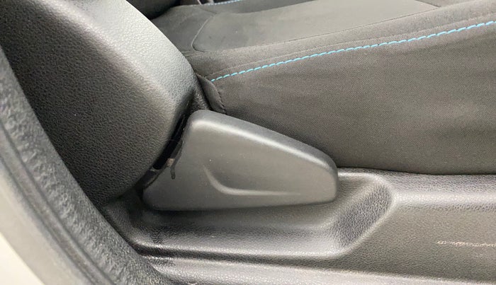 2021 Renault Kwid NEOTECH RXL 1.0 AMT, Petrol, Automatic, 6,838 km, Driver Side Adjustment Panel