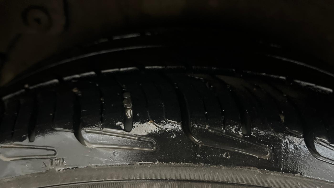 2013 Hyundai Verna FLUIDIC 1.6 VTVT SX OPT AT, Petrol, Automatic, 1,02,812 km, Right Rear Tyre Tread