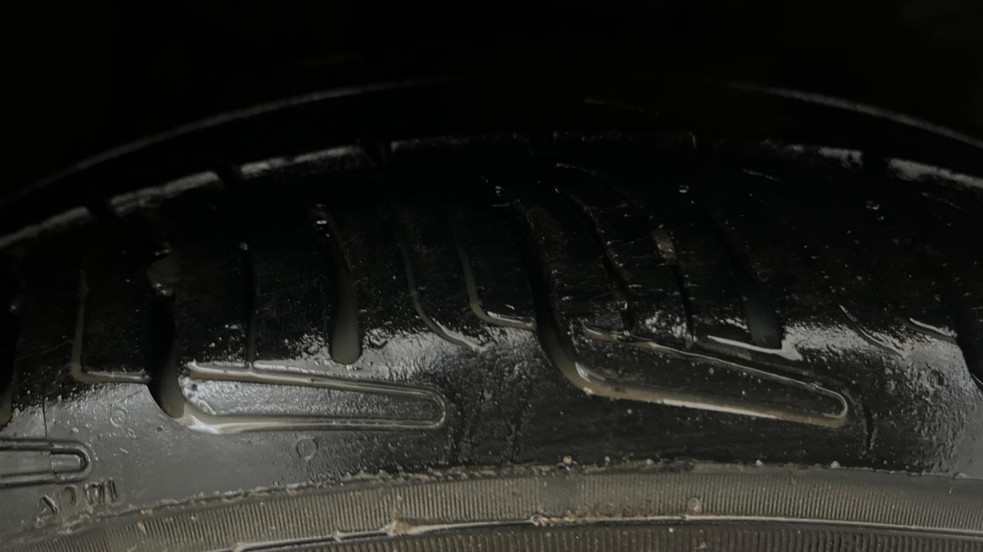 2013 Hyundai Verna FLUIDIC 1.6 VTVT SX OPT AT, Petrol, Automatic, 1,02,812 km, Right Front Tyre Tread