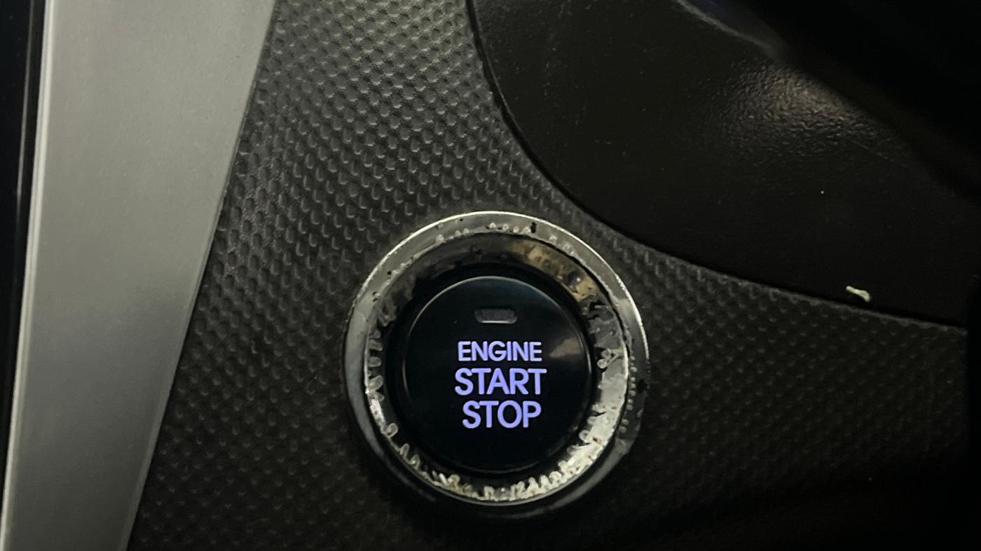 2013 Hyundai Verna FLUIDIC 1.6 VTVT SX OPT AT, Petrol, Automatic, 1,02,812 km, Keyless Start/ Stop Button