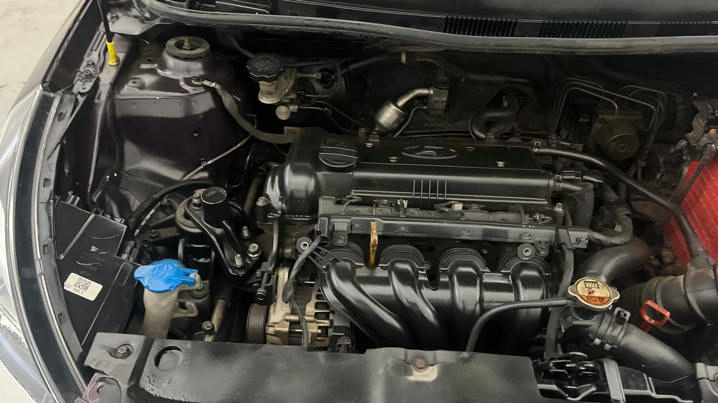 2013 Hyundai Verna FLUIDIC 1.6 VTVT SX OPT AT, Petrol, Automatic, 1,02,812 km, Engine View - Right