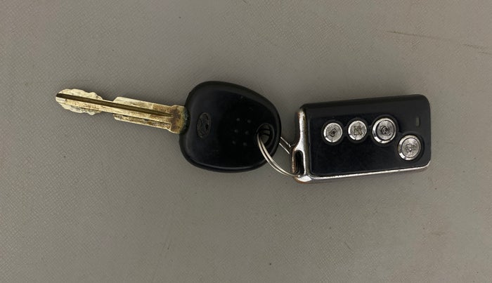 2015 Hyundai Eon MAGNA +, Petrol, Manual, 32,784 km, Key Close Up