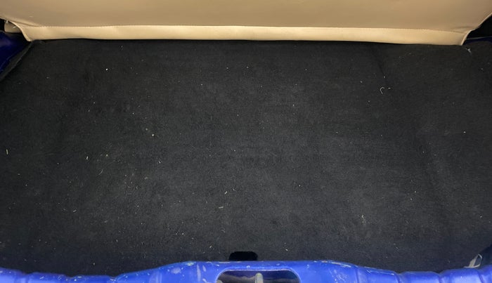 2015 Hyundai Eon MAGNA +, Petrol, Manual, 32,784 km, Boot Inside