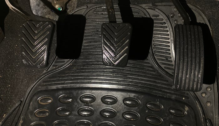 2015 Hyundai Eon MAGNA +, Petrol, Manual, 32,784 km, Pedals