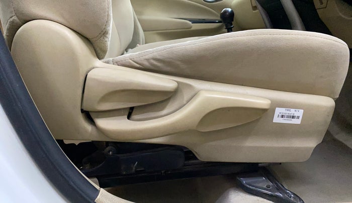 2018 Toyota YARIS G MT, Petrol, Manual, 71,573 km, Driver Side Adjustment Panel