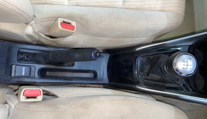 2018 Toyota YARIS G MT, Petrol, Manual, 71,573 km, Gear Lever