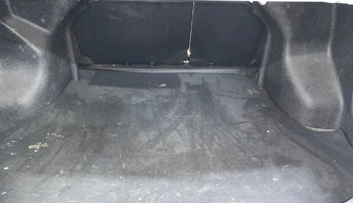 2018 Toyota YARIS G MT, Petrol, Manual, 71,573 km, Boot Inside