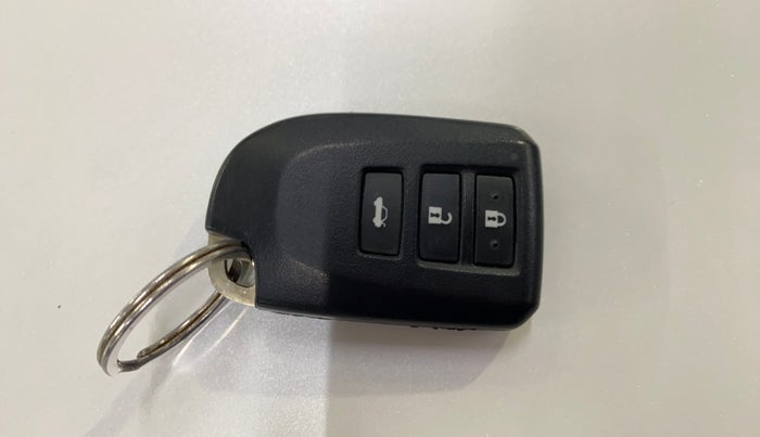 2018 Toyota YARIS G MT, Petrol, Manual, 71,573 km, Key Close Up