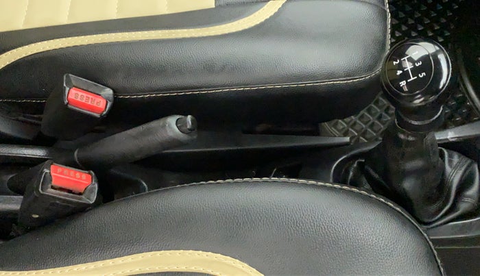 2018 Maruti Wagon R 1.0 LXI, CNG, Manual, 67,492 km, Gear Lever