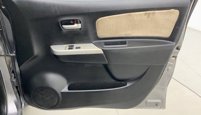 2018 Maruti Wagon R 1.0 LXI, CNG, Manual, 67,492 km, Driver Side Door Panels Control
