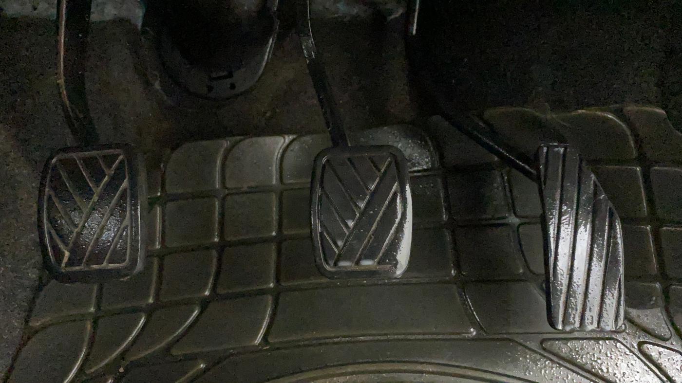 2018 Maruti Wagon R 1.0 LXI, CNG, Manual, 67,492 km, Pedals