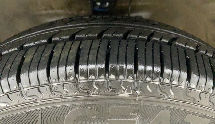 2018 Maruti Wagon R 1.0 LXI, CNG, Manual, 67,492 km, Left Front Tyre Tread