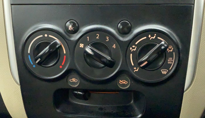 2018 Maruti Wagon R 1.0 LXI, CNG, Manual, 67,492 km, AC Unit - Directional switch has minor damage