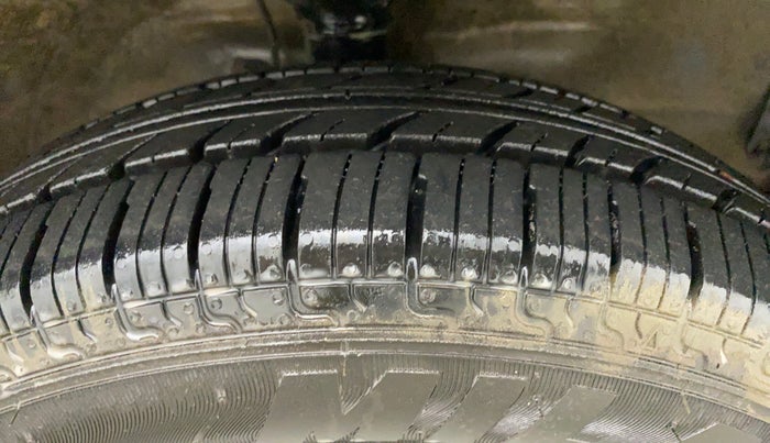 2018 Maruti Wagon R 1.0 LXI, CNG, Manual, 67,492 km, Right Front Tyre Tread