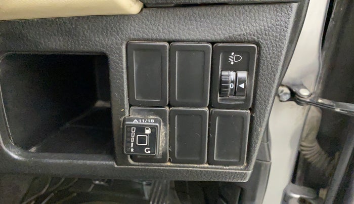 2018 Maruti Wagon R 1.0 LXI, CNG, Manual, 67,492 km, Dashboard - Headlight height adjustment not working