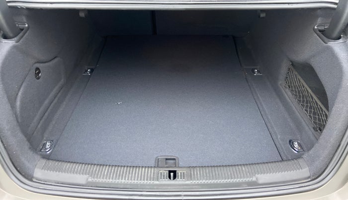 2014 Audi A6 35 TDI S LINE, Diesel, Automatic, 58,418 km, Boot Inside