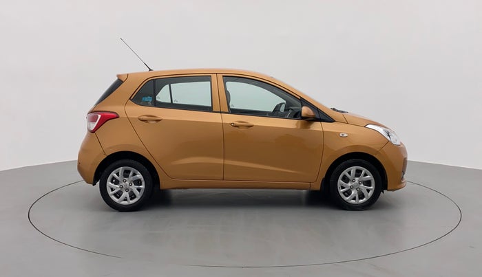 2017 Hyundai Grand i10 SPORTZ 1.2 KAPPA VTVT, Petrol, Manual, 59,156 km, Right Side View