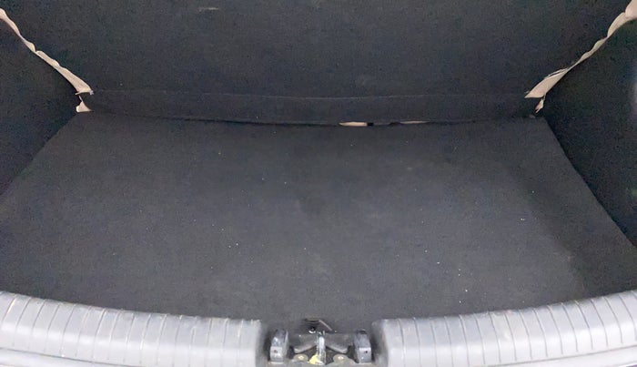 2017 Hyundai Grand i10 SPORTZ 1.2 KAPPA VTVT, Petrol, Manual, 59,156 km, Boot Inside