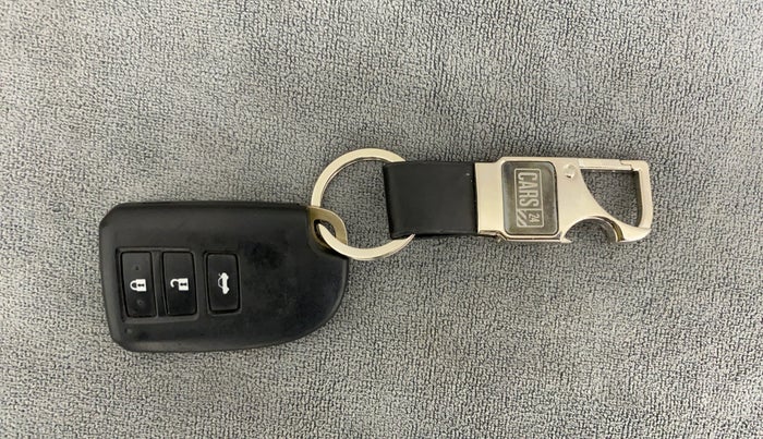 2021 Toyota YARIS G MT, Petrol, Manual, 24,667 km, Key Close Up