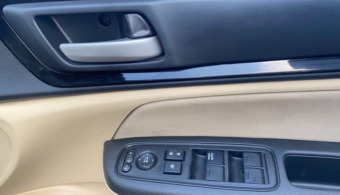 2020 Honda Amaze 1.2L I-VTEC S, Petrol, Manual, 48,754 km, Driver Side Door Panels Control
