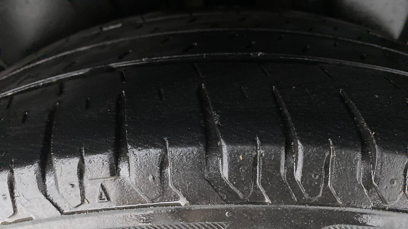 2019 Maruti XL6 ALPHA AT, Petrol, Automatic, 37,555 km, Left Rear Tyre Tread