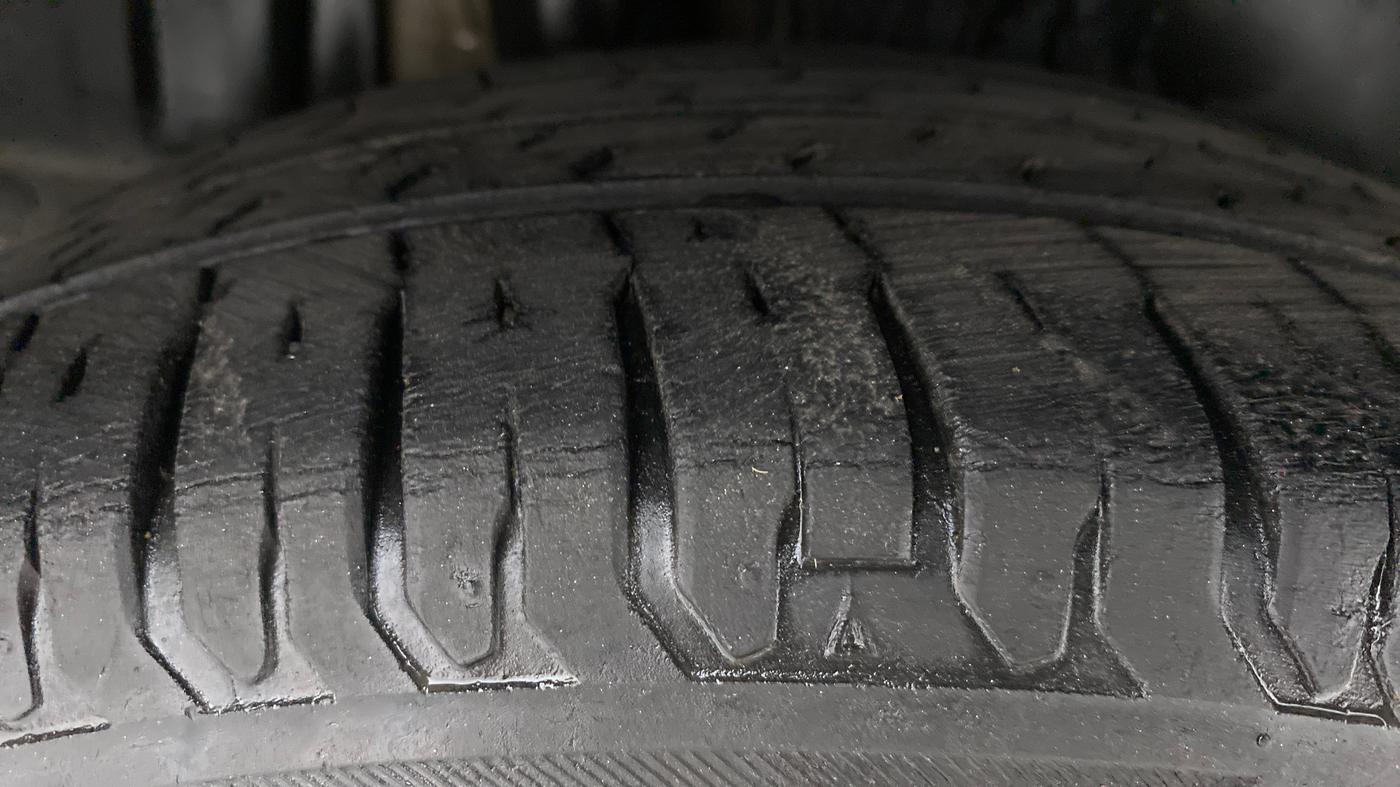 2019 Maruti XL6 ALPHA AT, Petrol, Automatic, 37,555 km, Right Rear Tyre Tread