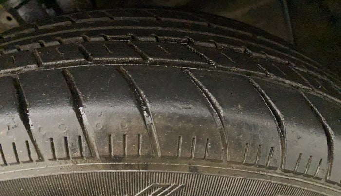 2019 Maruti New Wagon-R LXI CNG 1.0, CNG, Manual, 62,402 km, Right Front Tyre Tread