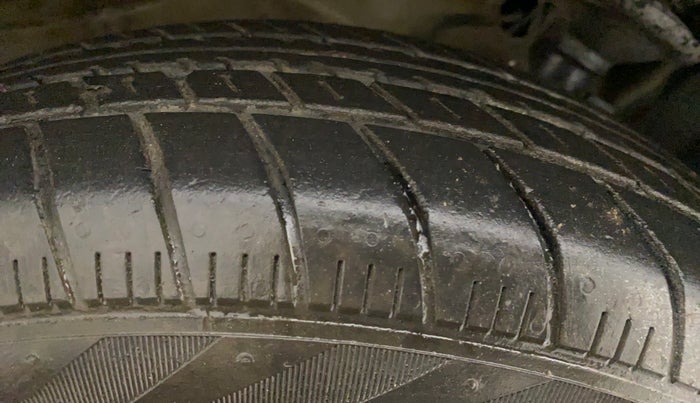 2019 Maruti New Wagon-R LXI CNG 1.0, CNG, Manual, 62,402 km, Left Front Tyre Tread
