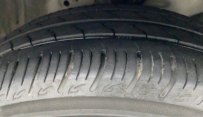 2014 Honda Amaze 1.2L I-VTEC S, Petrol, Manual, 57,520 km, Right Front Tyre Tread