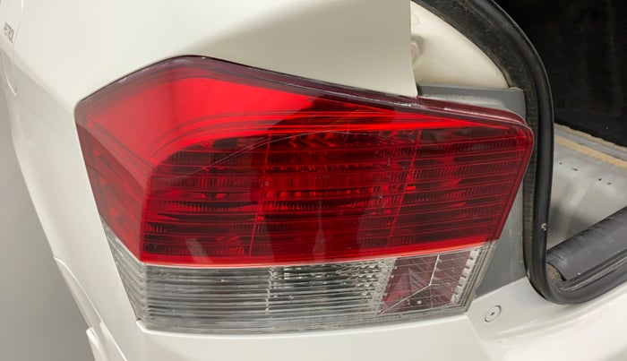 2011 Honda City 1.5L I-VTEC V AT, Petrol, Automatic, 43,221 km, Left tail light - Minor damage
