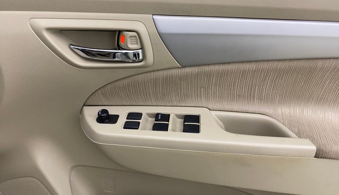 2015 Maruti Ertiga VXI CNG, CNG, Manual, 98,409 km, Driver Side Door Panels Control