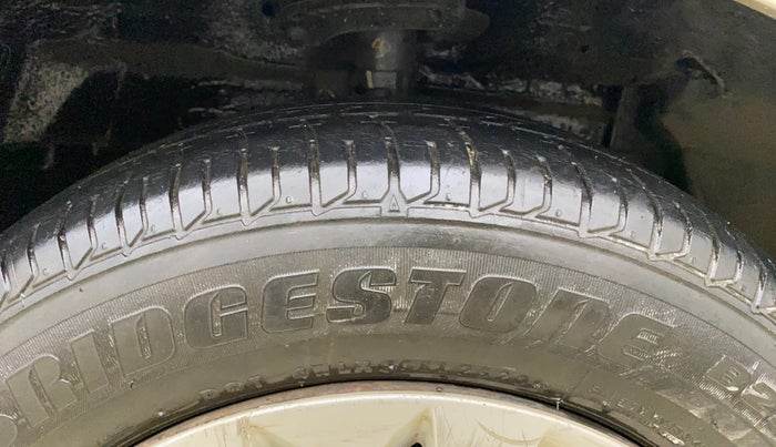 2015 Maruti Ertiga VXI CNG, CNG, Manual, 98,409 km, Right Front Tyre Tread