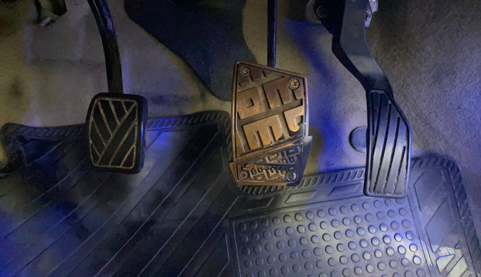 2015 Maruti Ertiga VXI CNG, CNG, Manual, 98,409 km, Pedals