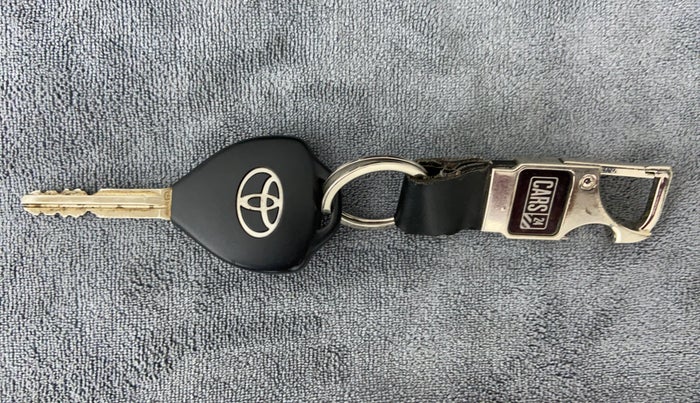 2013 Toyota Fortuner 3.0 AT 4X2, Diesel, Automatic, 1,09,266 km, Key Close Up