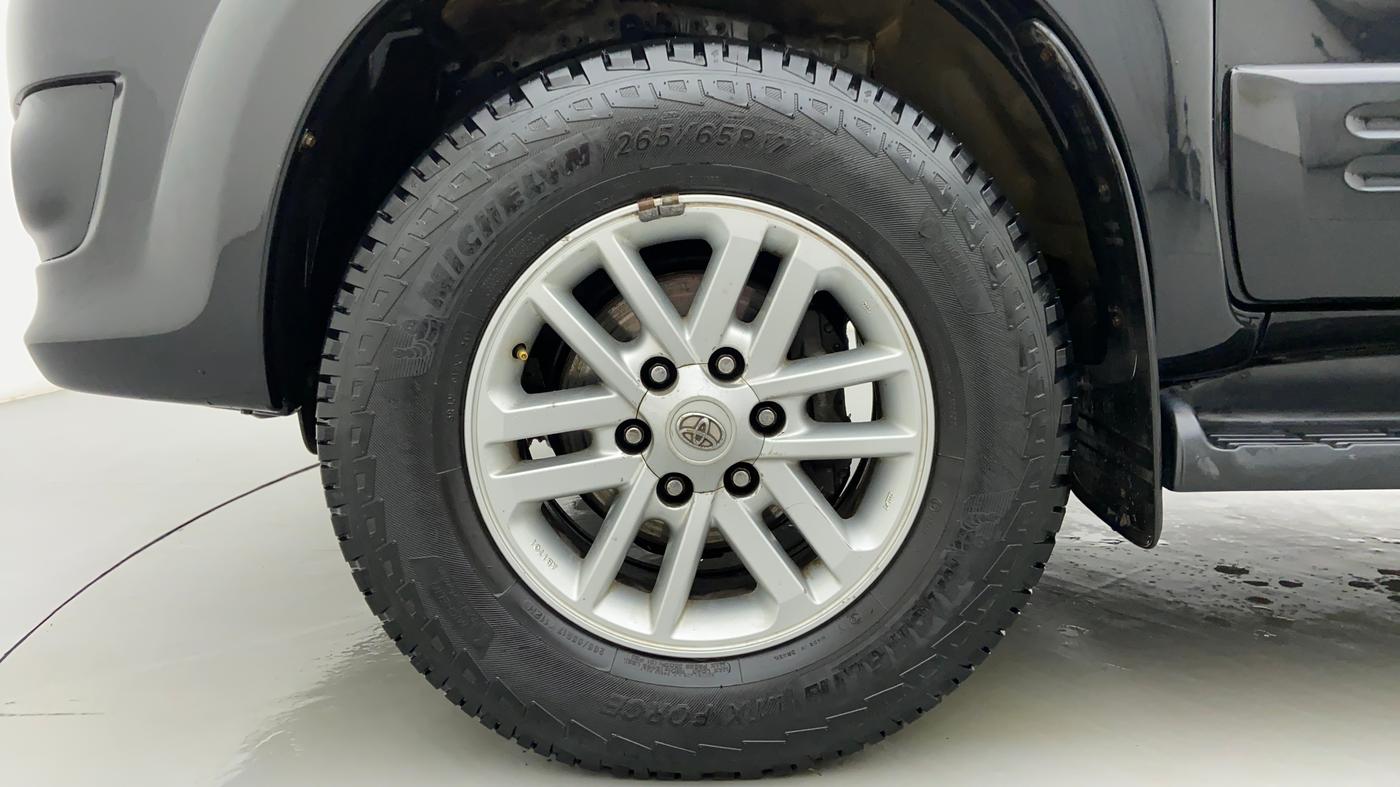 2013 Toyota Fortuner 3.0 AT 4X2, Diesel, Automatic, 1,09,266 km, Left Front Wheel