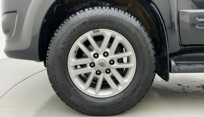 2013 Toyota Fortuner 3.0 AT 4X2, Diesel, Automatic, 1,09,266 km, Left Front Wheel