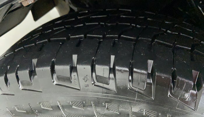 2013 Toyota Fortuner 3.0 AT 4X2, Diesel, Automatic, 1,09,266 km, Left Front Tyre Tread