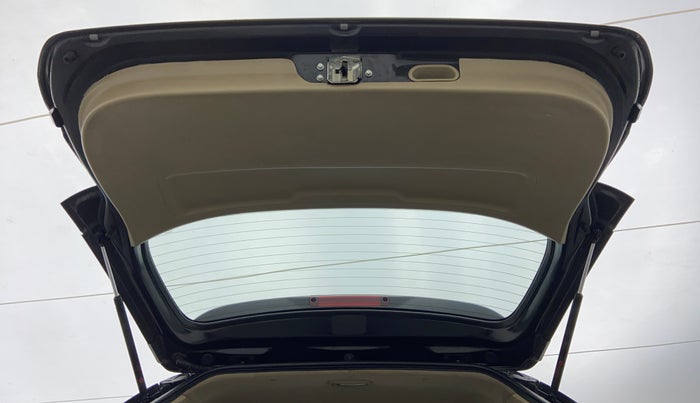 2013 Toyota Fortuner 3.0 AT 4X2, Diesel, Automatic, 1,09,266 km, Boot Door Open