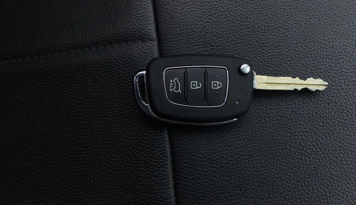 2022 Hyundai GRAND I10 NIOS SPORTZ 1.0 TURBO GDI, Petrol, Manual, 32,832 km, Key Close Up