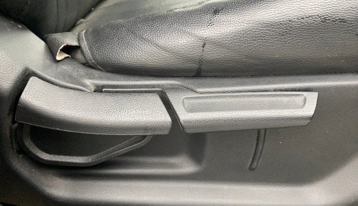 2022 Hyundai GRAND I10 NIOS SPORTZ 1.0 TURBO GDI, Petrol, Manual, 32,832 km, Driver Side Adjustment Panel