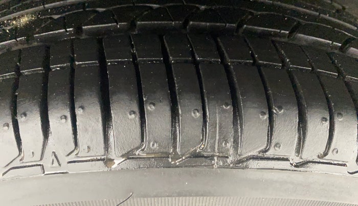 2022 Hyundai GRAND I10 NIOS SPORTZ 1.0 TURBO GDI, Petrol, Manual, 32,832 km, Right Rear Tyre Tread