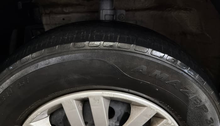 2014 Maruti Swift VXI, Petrol, Manual, 48,189 km, Left Front Tyre Tread