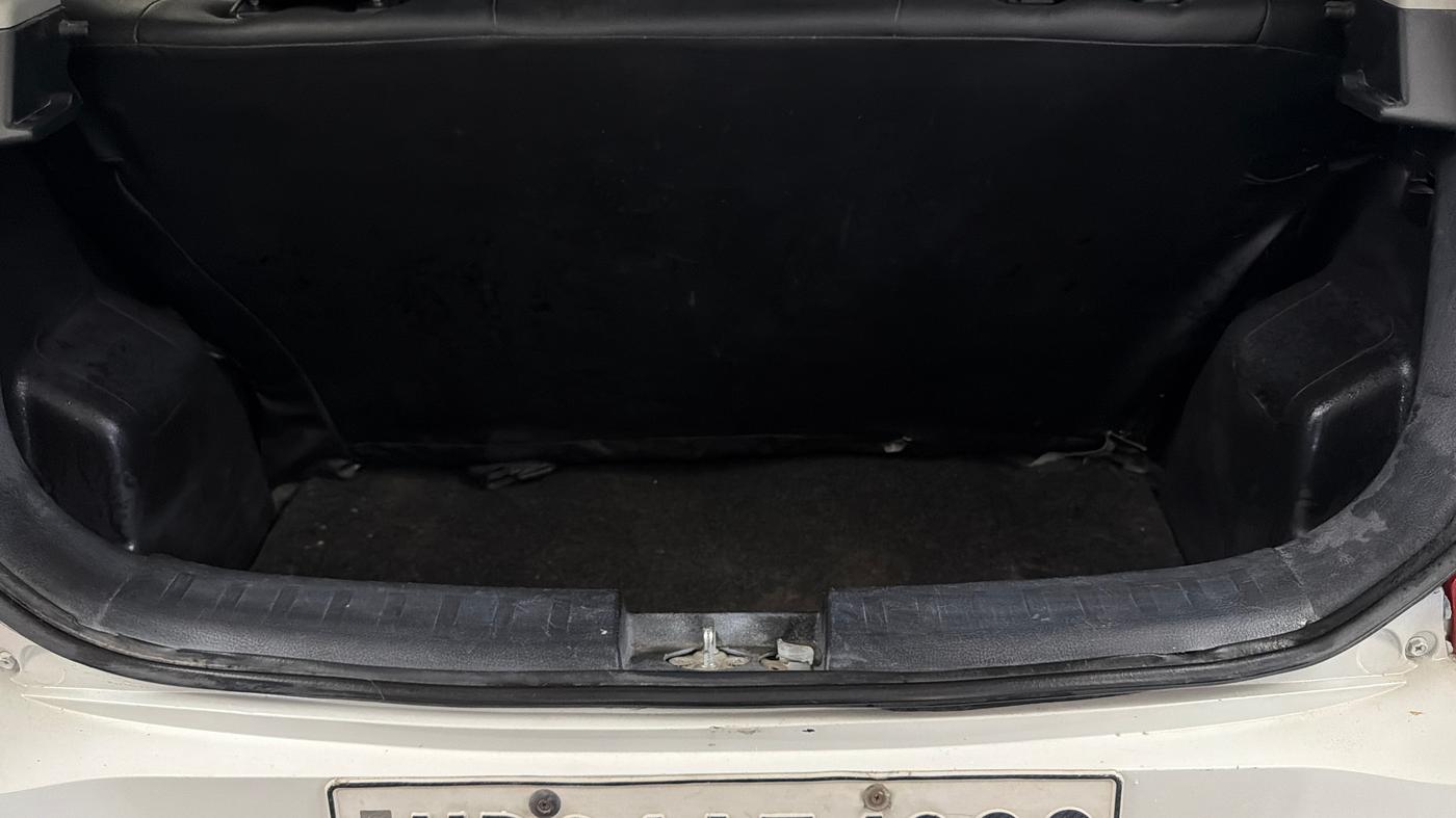 2014 Maruti Swift VXI, Petrol, Manual, 48,268 km, Boot Inside