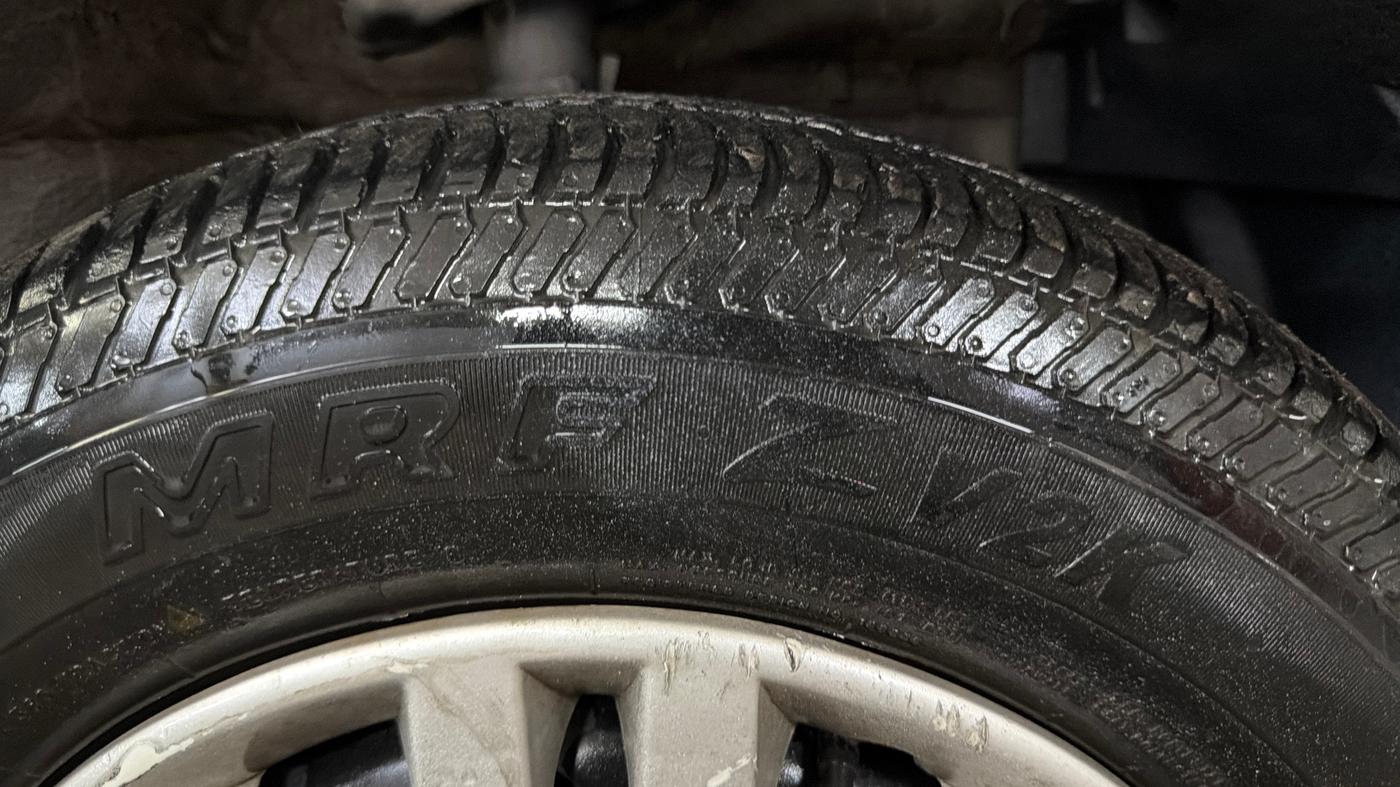 2014 Maruti Swift VXI, Petrol, Manual, 48,268 km, Right Front Tyre Tread