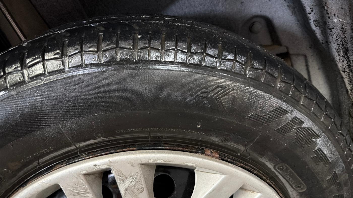2014 Maruti Swift VXI, Petrol, Manual, 48,268 km, Right Rear Tyre Tread