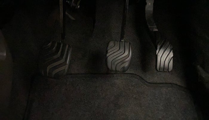 2016 Datsun Redi Go T (O), Petrol, Manual, 18,950 km, Pedals