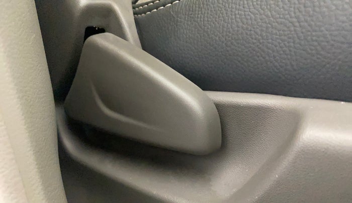 2016 Datsun Redi Go T (O), Petrol, Manual, 18,950 km, Driver Side Adjustment Panel