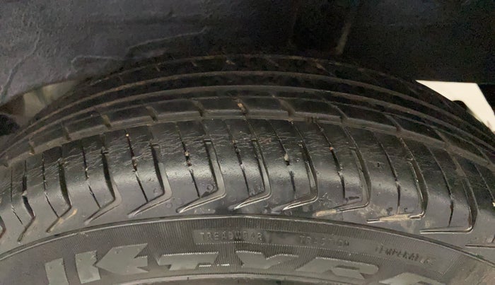 2016 Datsun Redi Go T (O), Petrol, Manual, 18,950 km, Left Rear Tyre Tread